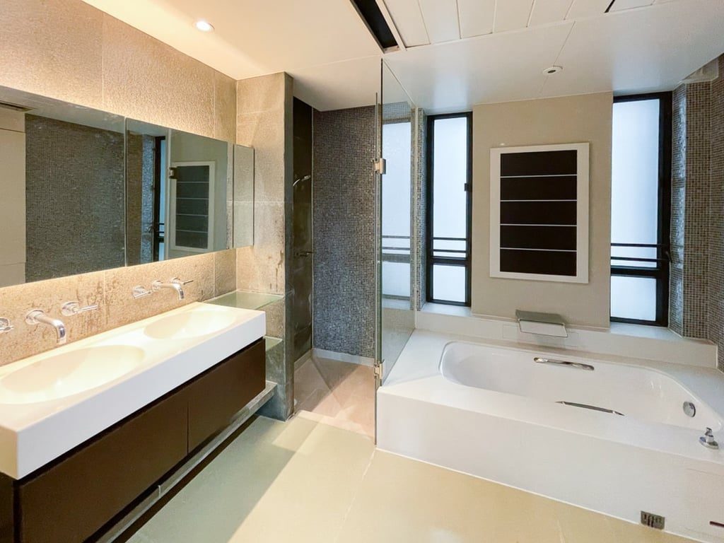 photo 5 — 11 Macdonnell Road, Mid Levels Central