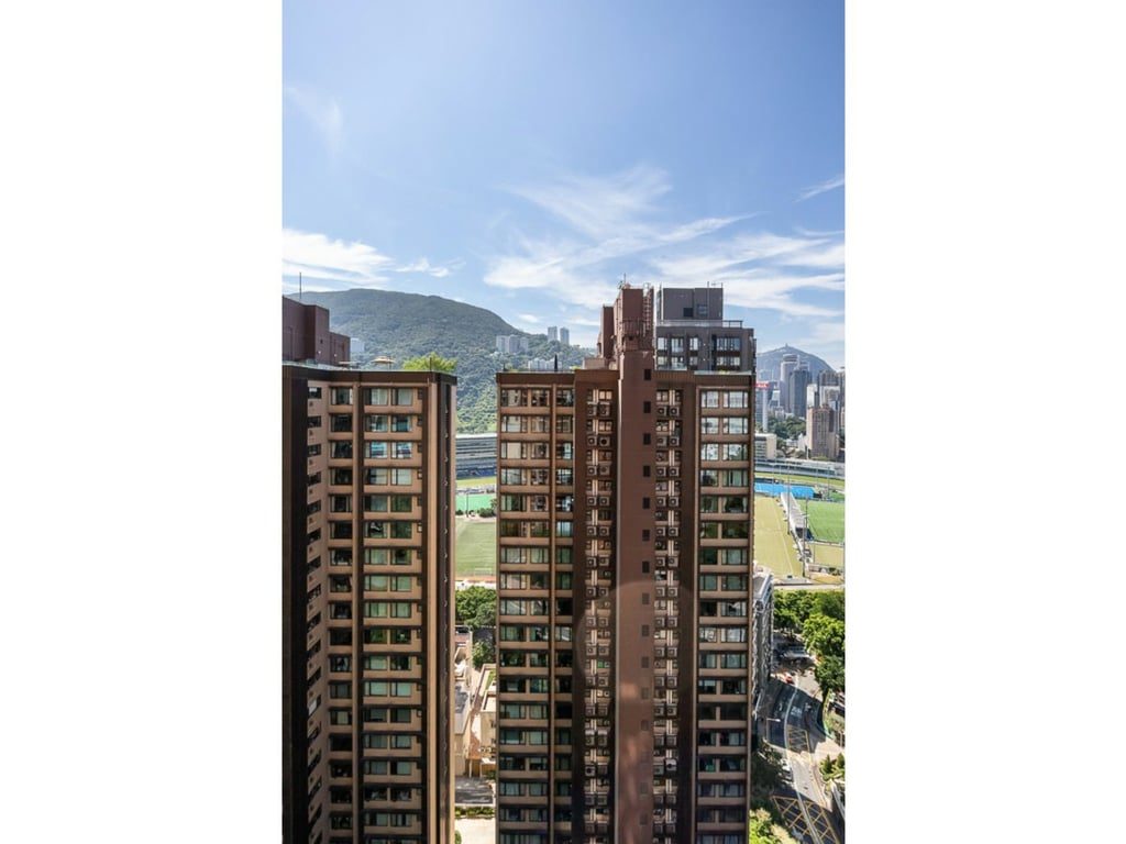 photo 10 — The Broadville, Happy Valley