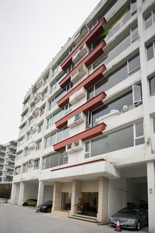 photo 3 — Barker Villa, The Peak