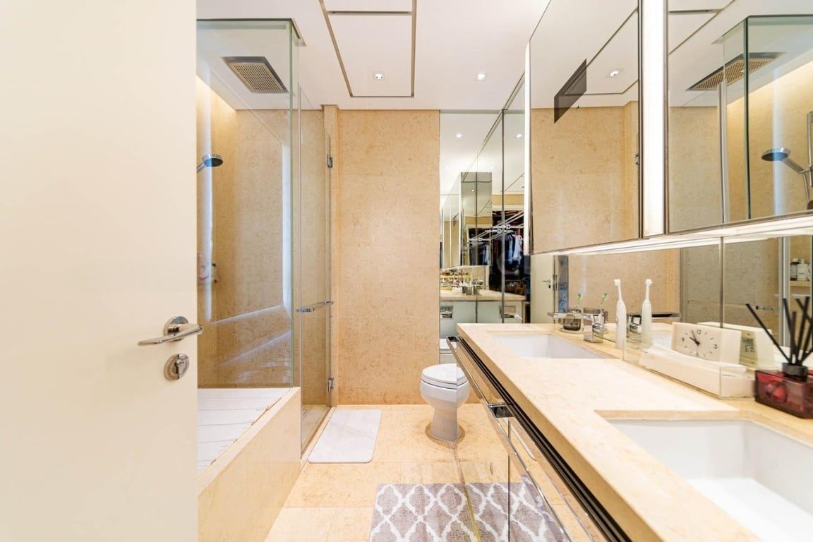 photo 7 — The Morgan, Mid Levels Central