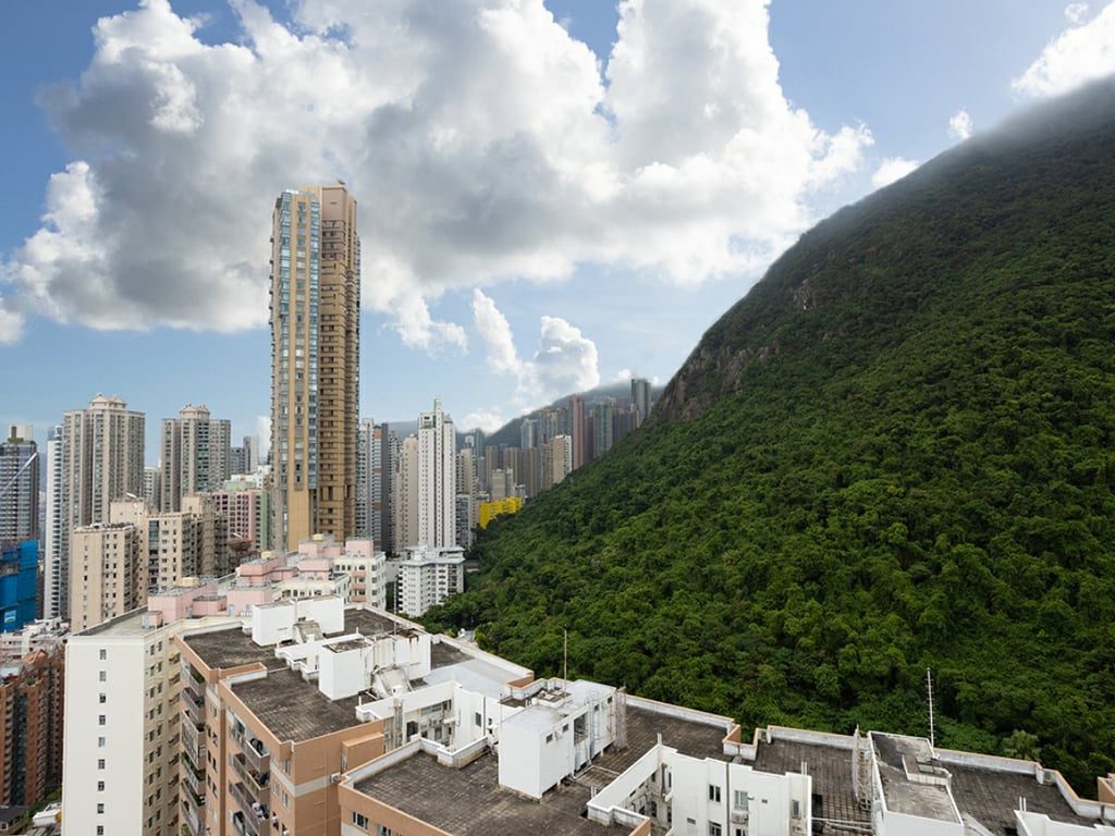 photo 8 — Imperial Court, Mid Levels West