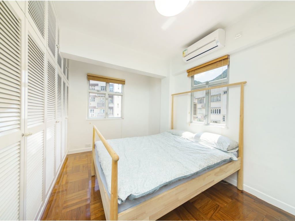 photo 14 — Y.Y. Mansions, Pok Fu Lam