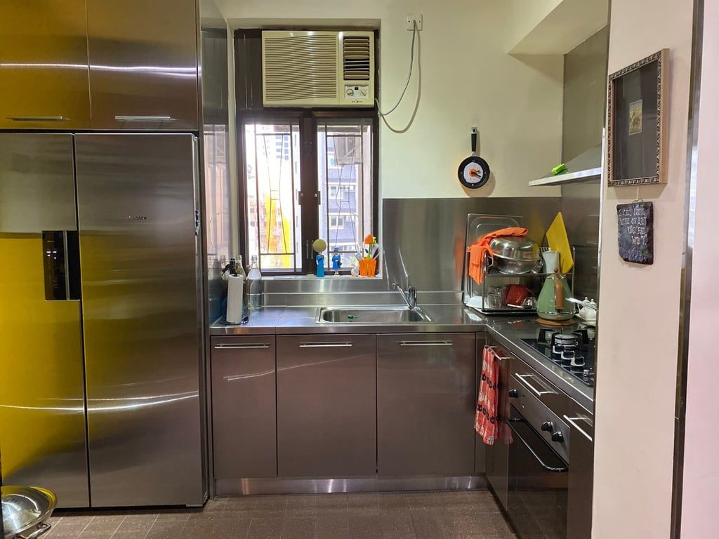 photo 6 — Estella Court, Mid Levels Central