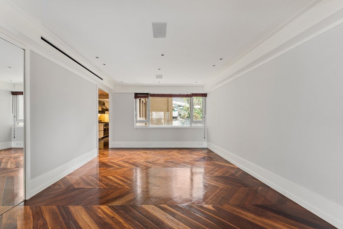 photo 8 — Grenville House, Mid Levels Central