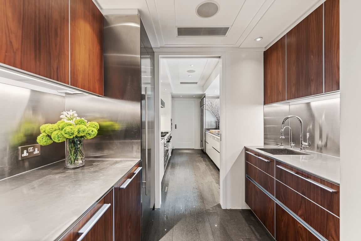 photo 9 — Grenville House, Mid Levels Central
