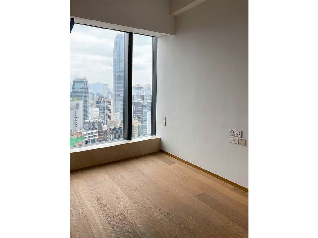 photo 8 — Gramercy, Mid Levels Central