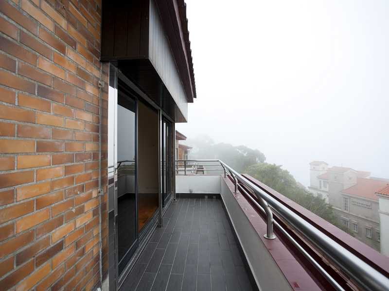 photo 8 — Orient Crest, The Peak