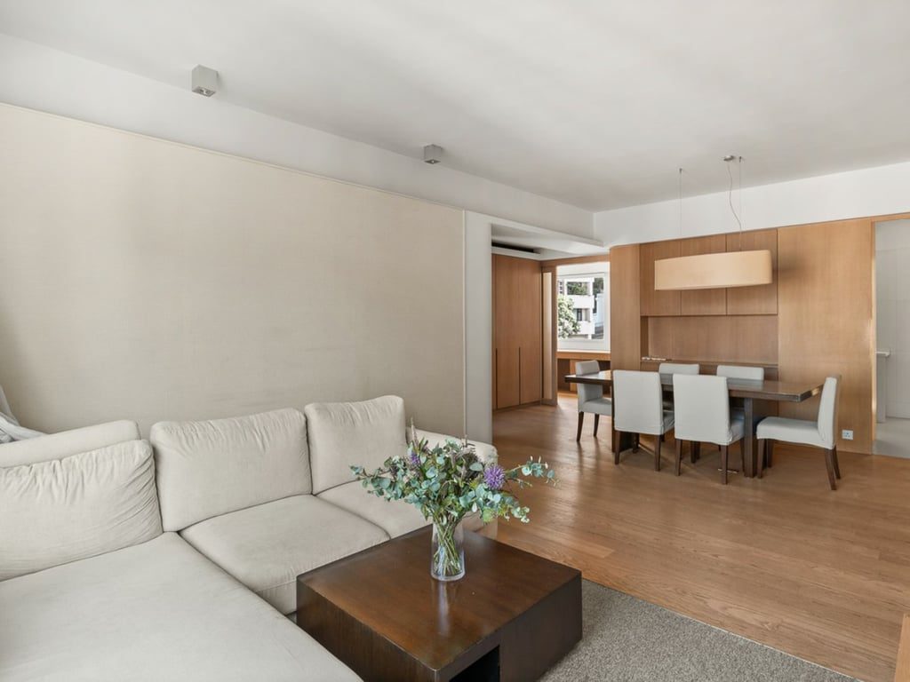 photo 2 — Greenland Court, Mid Levels Central