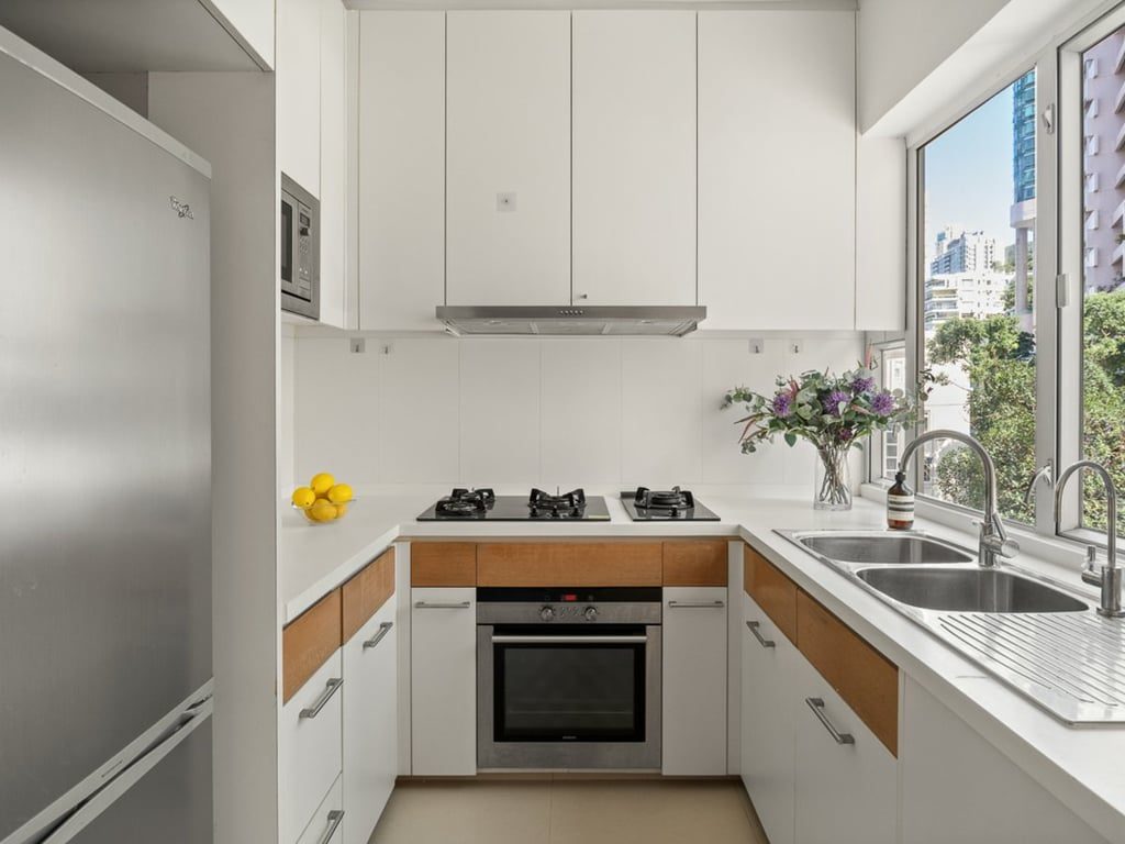 photo 6 — Greenland Court, Mid Levels Central
