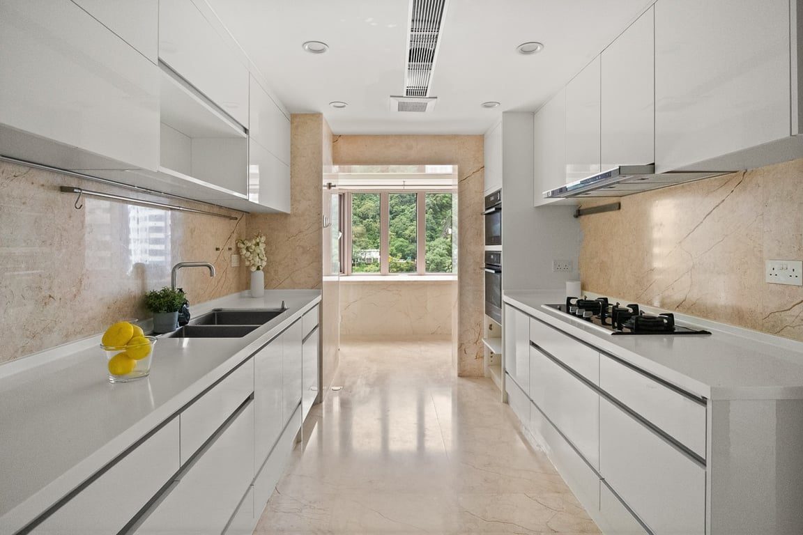 photo 15 — Estoril Court, Mid Levels Central