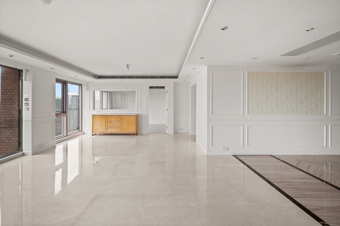 photo 4 — Estoril Court, Mid Levels Central