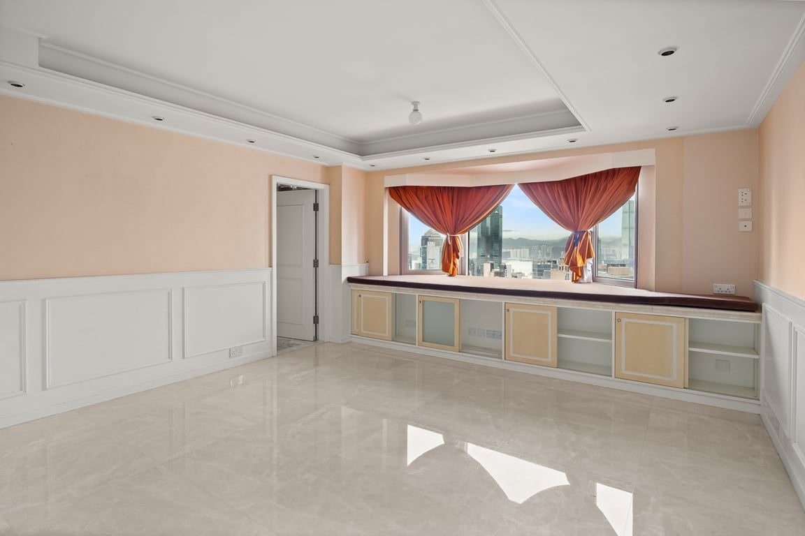 photo 7 — Estoril Court, Mid Levels Central