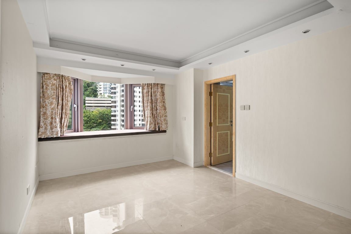 photo 9 — Estoril Court, Mid Levels Central