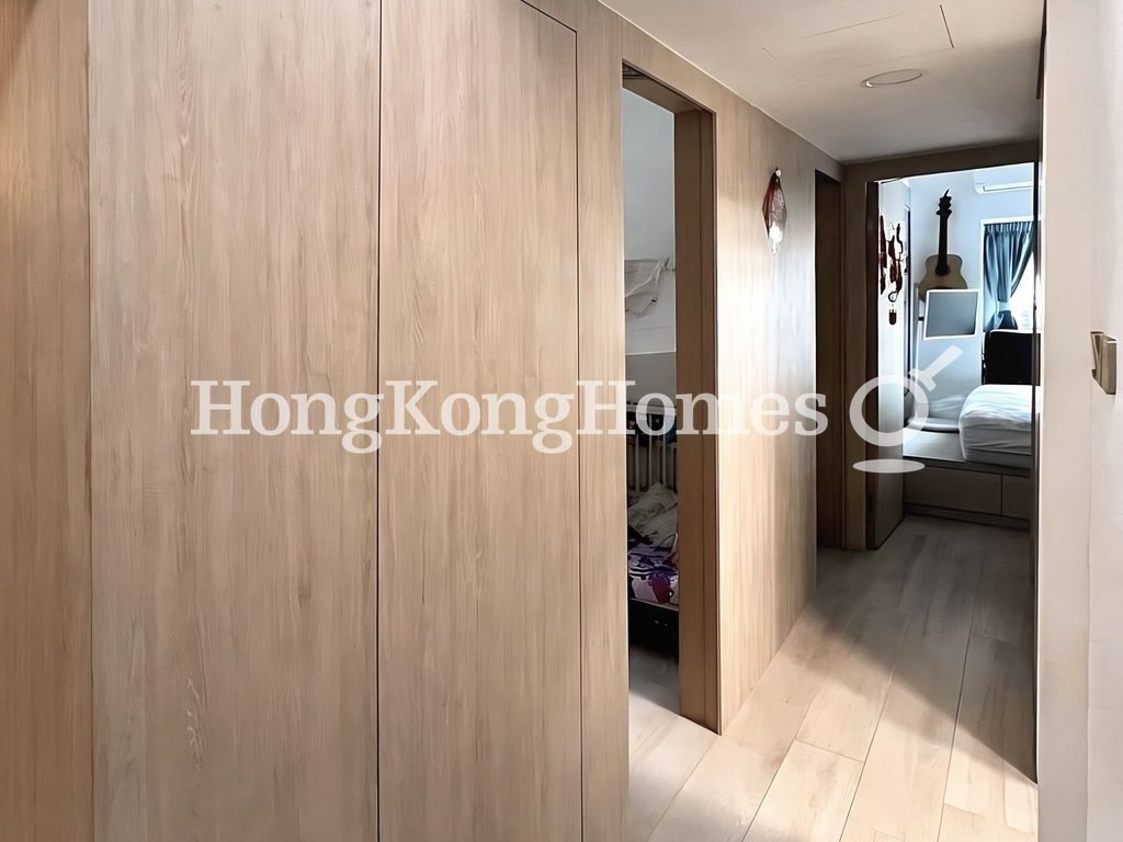 Hallway — 俊傑花園，西半山