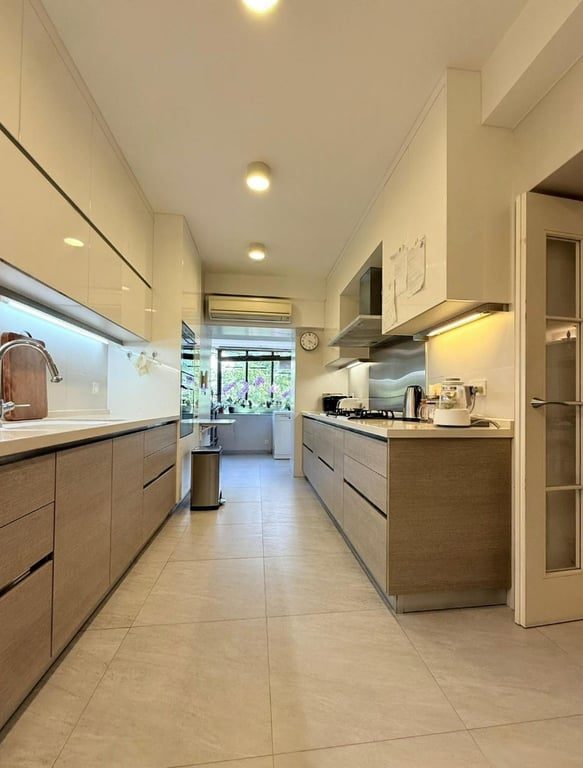 photo 2 — Estoril Court, Mid Levels Central