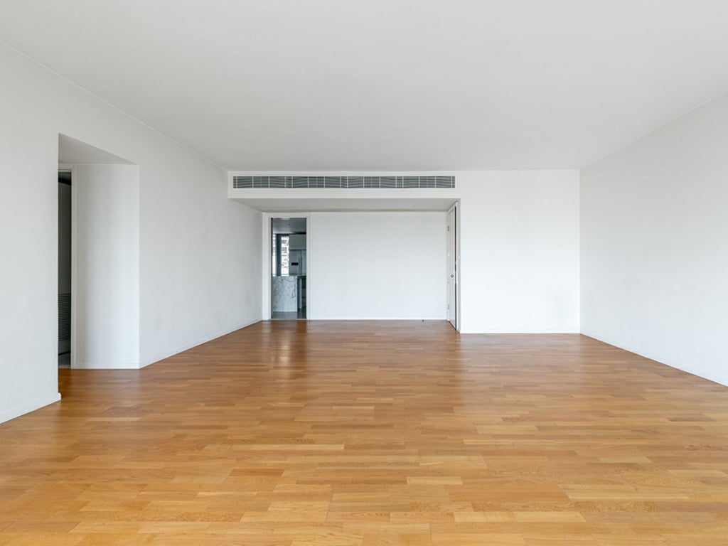 photo 3 — Seymour, Mid Levels Central