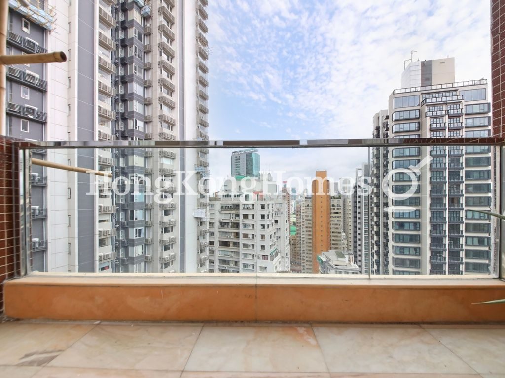 Balcony off Living and Dining Room — 山光苑 - No. 22，跑馬地