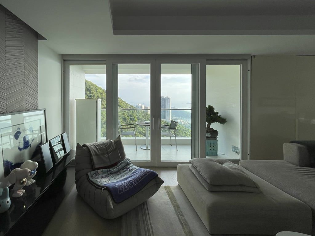 photo 5 — Sea Cliff Mansions, Repulse Bay