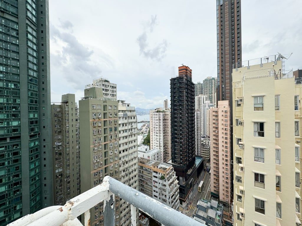 photo 14 — Hau Wo Court, Kennedy Town