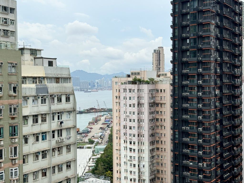 photo 16 — Hau Wo Court, Kennedy Town