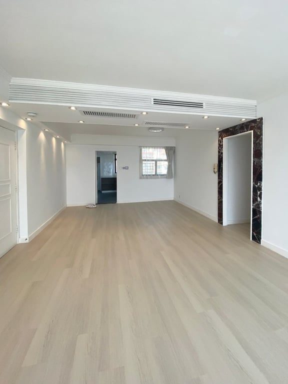 photo 2 — The Grand Panorama Blk 3, Mid Levels Central