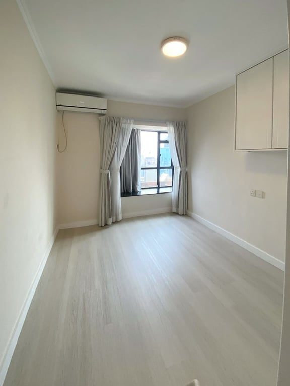 photo 5 — The Grand Panorama Blk 3, Mid Levels Central