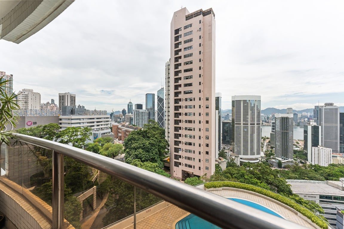 photo 11 — Hong Villa, Mid Levels Central