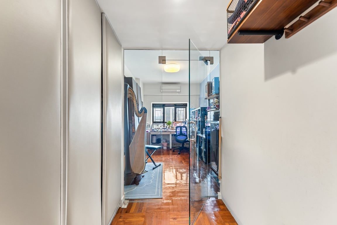photo 17 — Hong Villa, Mid Levels Central