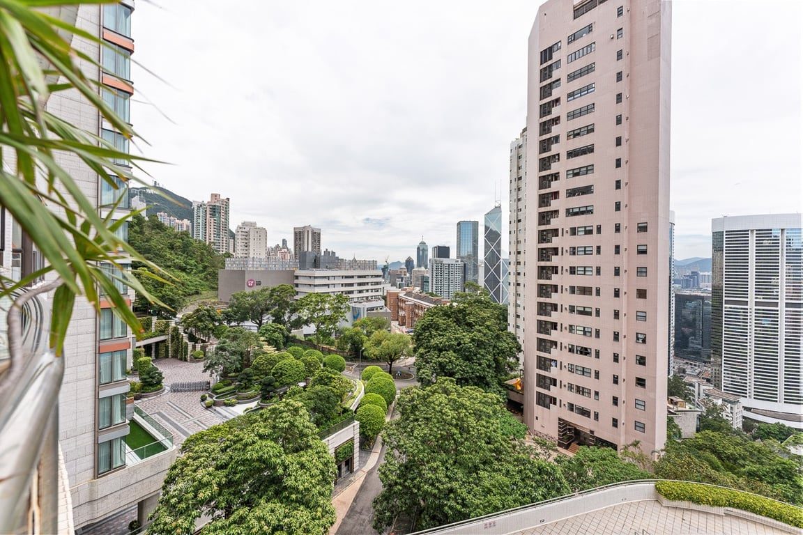 photo 5 — Hong Villa, Mid Levels Central