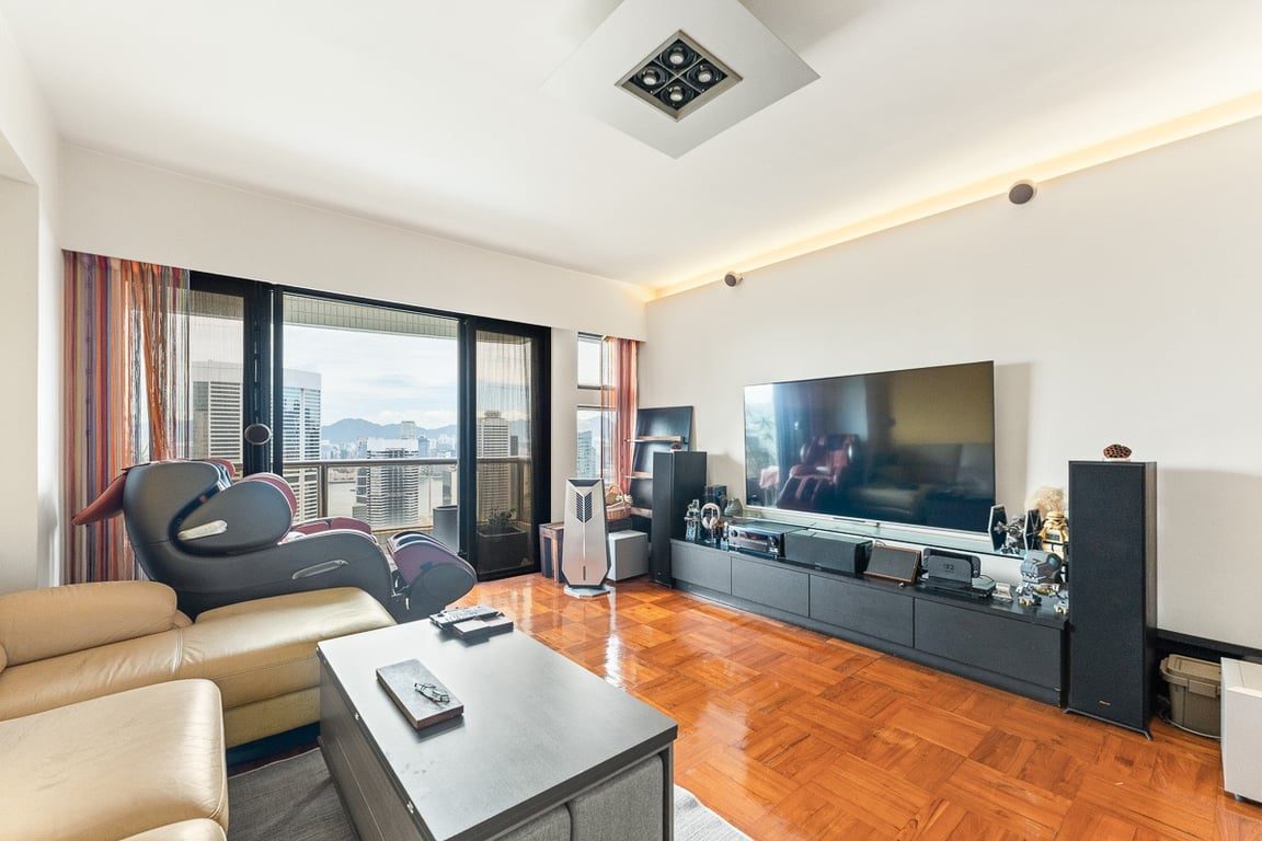 photo 6 — Hong Villa, Mid Levels Central