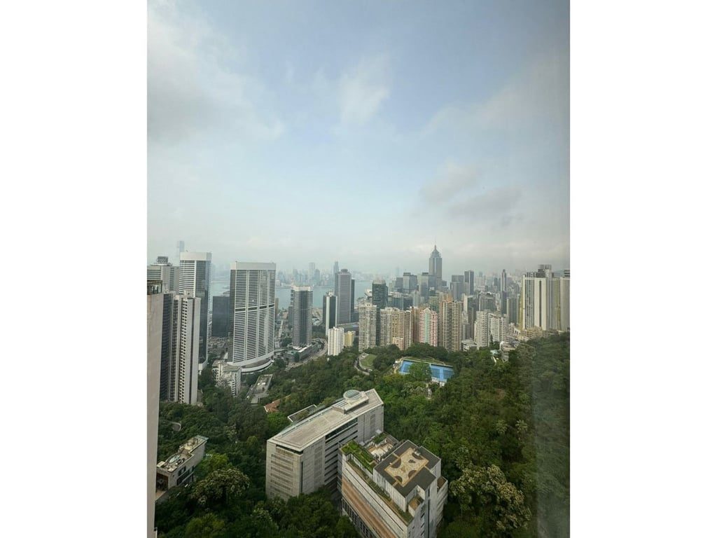 photo 5 — Hong Villa, Mid Levels Central