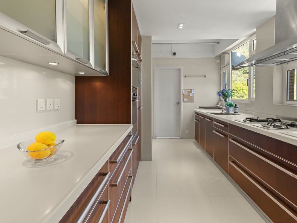 photo 15 — Villa Verde Blk A, The Peak