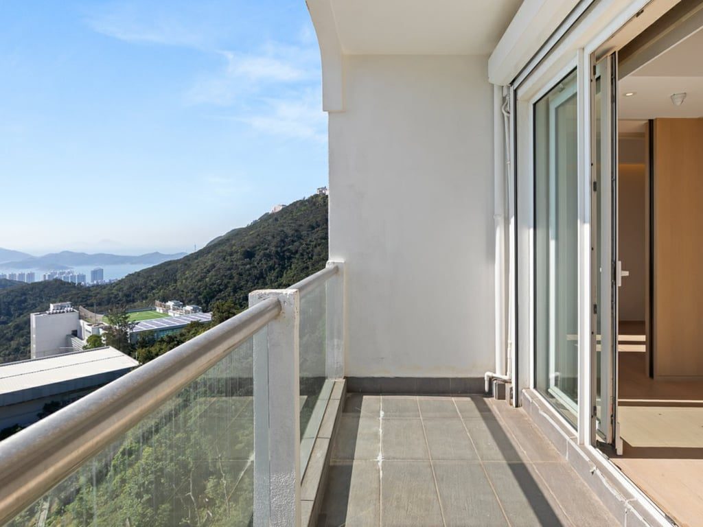 photo 3 — Villa Verde Blk A, The Peak