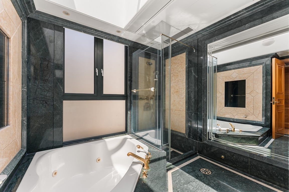 photo 20 — Le Palais, Tai Tam