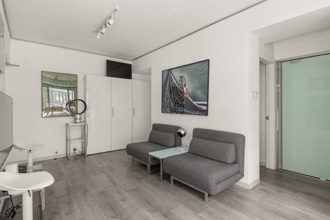 photo 9 — Smiling Court, Mid Levels West