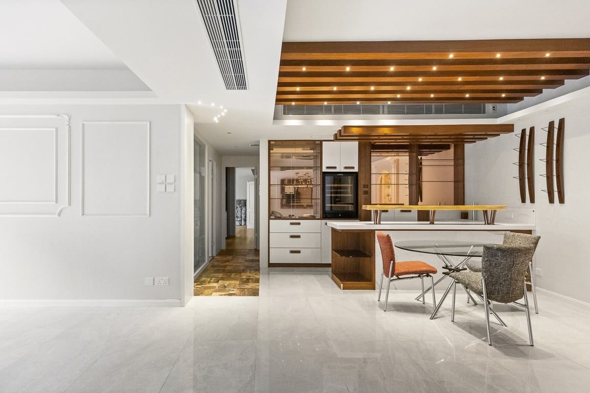photo 2 — Clovelly Court, Mid Levels Central