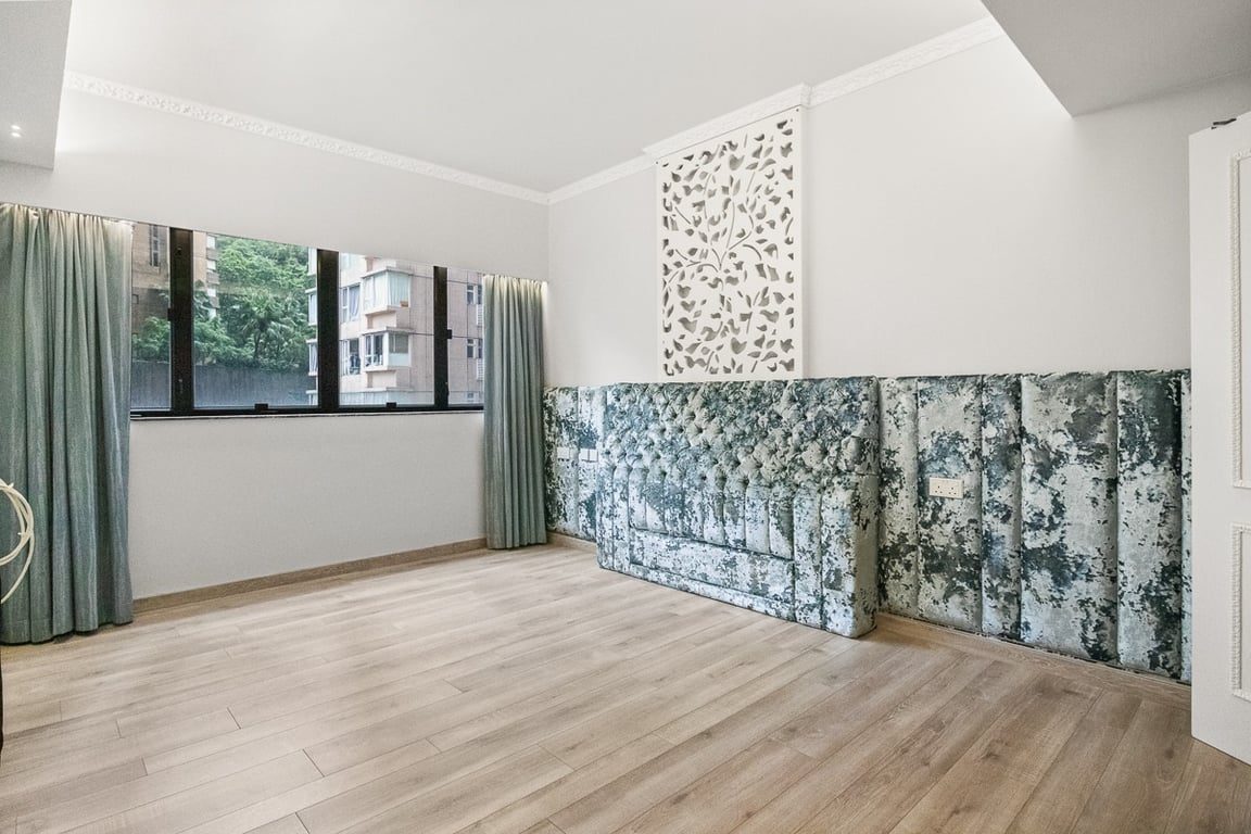 photo 4 — Clovelly Court, Mid Levels Central