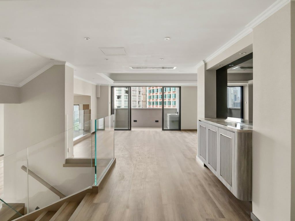 photo 3 — No.1 Robinson Road, Mid Levels Central