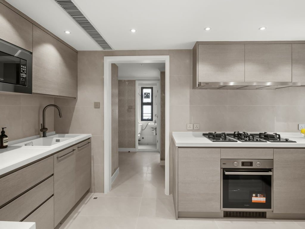photo 7 — No.1 Robinson Road, Mid Levels Central