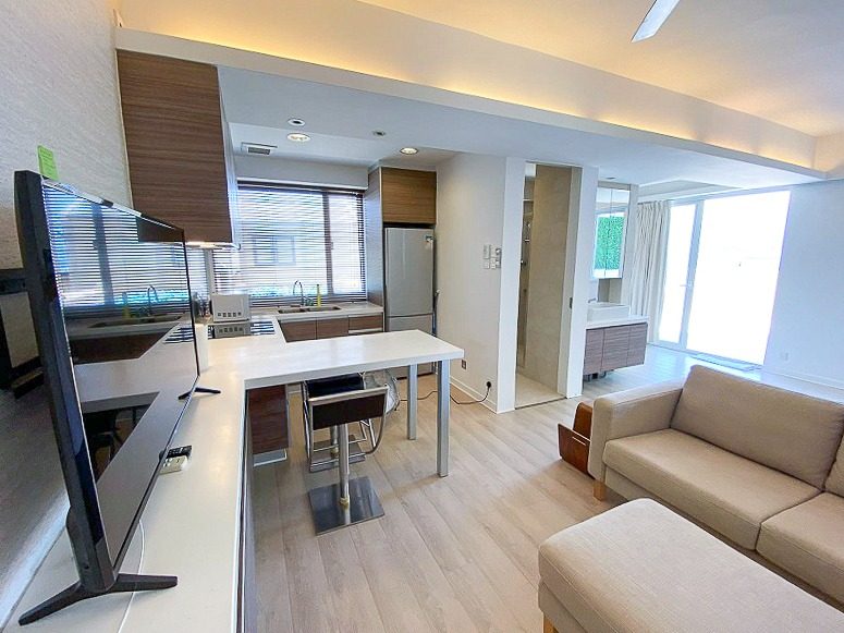 photo 3 — Sum Way Mansion, Kennedy Town