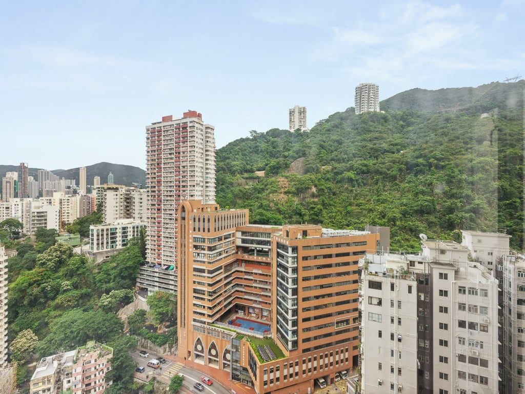 photo 5 — Bamboo Grove Blk 82, Mid Levels East