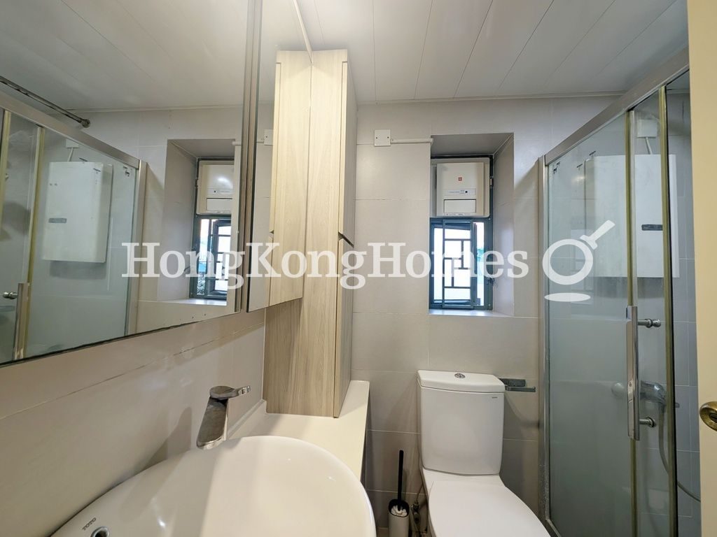 Guest Bathroom — 維港灣 - 02座，大角咀