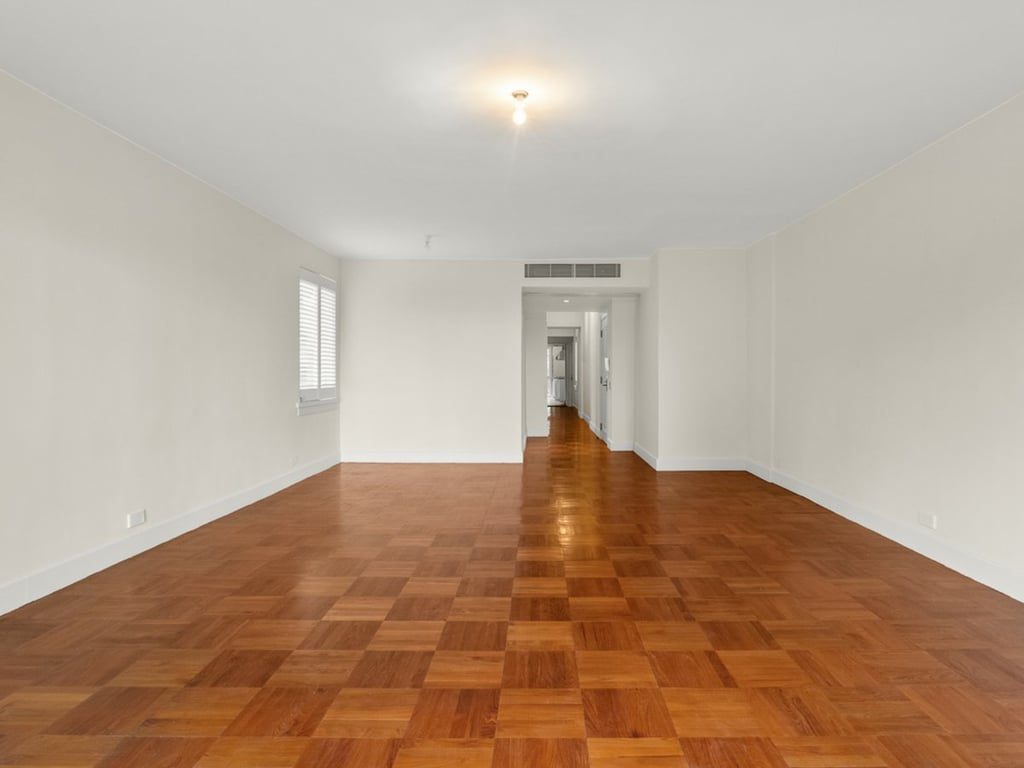 photo 4 — Glory Mansion Blk 108, Mid Levels Central