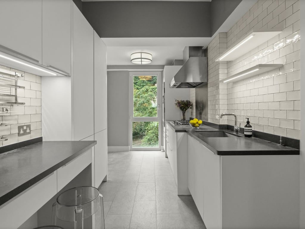 photo 5 — Glory Mansion Blk 108, Mid Levels Central