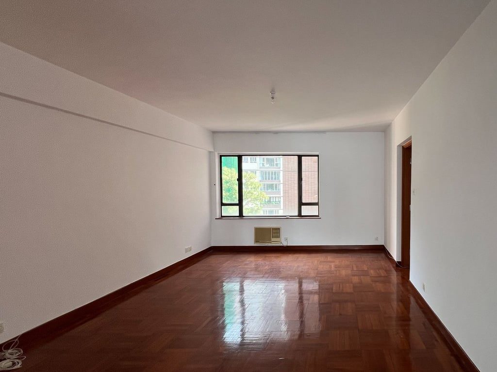 photo 10 — Dragon View, Mid Levels Central