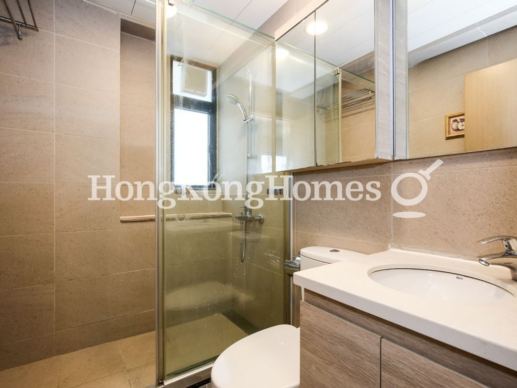 Guest Bathroom — 誠和閣1座，跑馬地