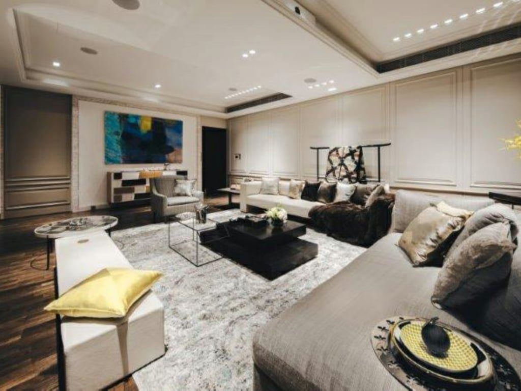 photo 4 — 28 Barker Road, The Peak