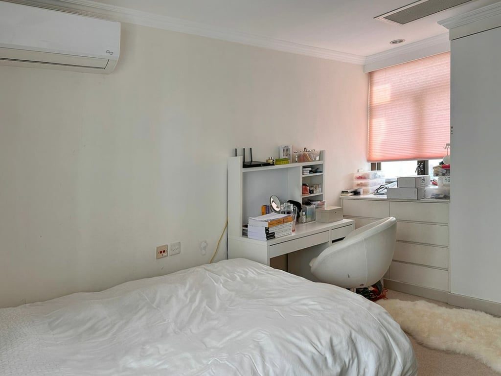 photo 9 — Hillgrove, Chung Hom Kok