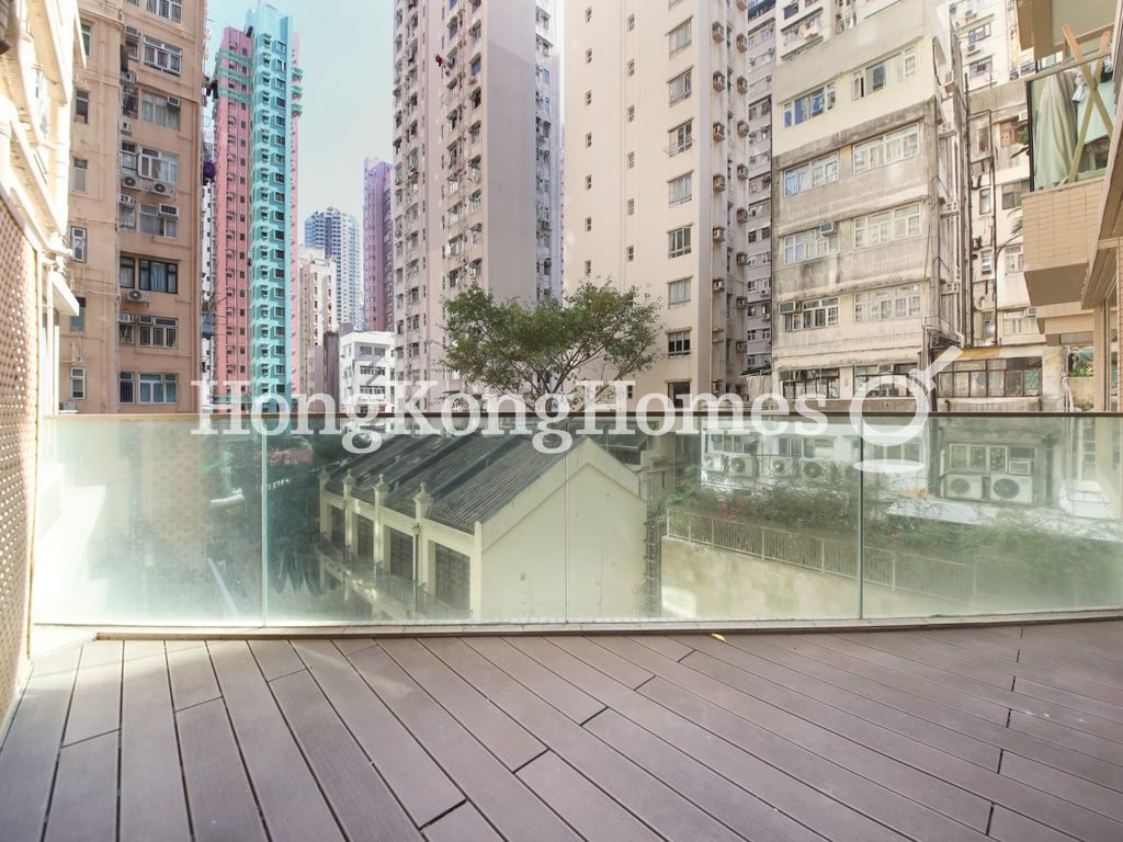 Balcony off Master Bedroom — 星鑽，西營盤