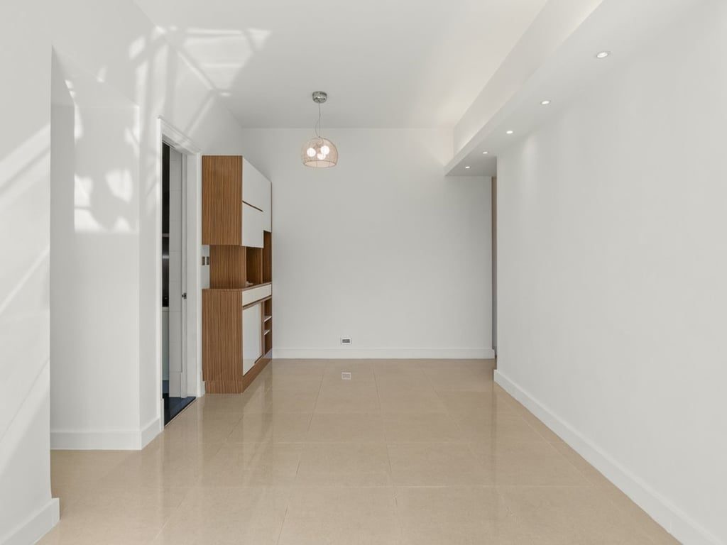 photo 4 — Casa 880, Quarry Bay